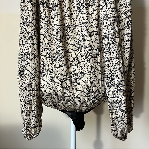 Intimately Free People “All Tucks" Floral Printed Oversized Bodysuit size Medium - Picture 10 of 12